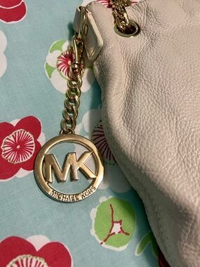 Michael Kors Ivory Leather Shoulder Chain Tote